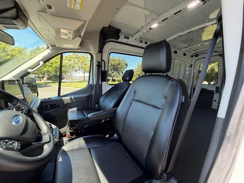 Used 2024 Ford Transit 250 148 Medium Roof RWD image 12