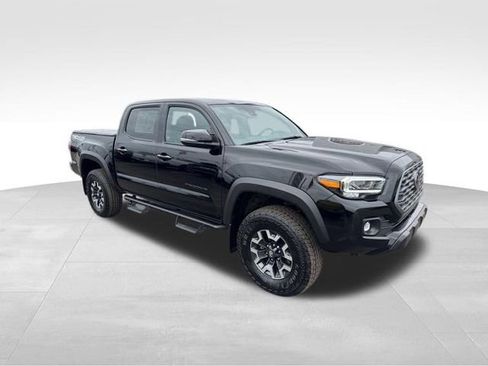 Used 2023 Toyota Tacoma TRD Off-Road w/ Black Out Package (TMS) image 3