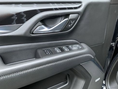 Used 2022 GMC Yukon XL Denali image 17