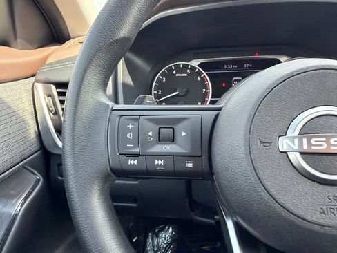 Used 2023 Nissan Rogue S AWD/4WD image 26