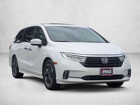 Certified 2022 Honda Odyssey Elite image 3