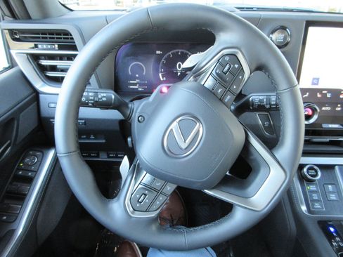 Used 2026 Lexus GX 550 AWD/4WD image 36
