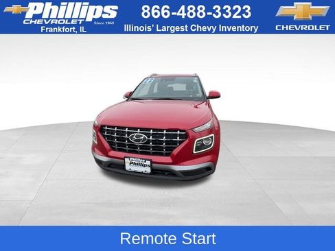 Used 2022 Hyundai Venue Limited image 3