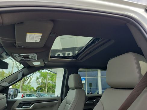 Used 2024 GMC Sierra 1500 SLT w/ SLT Premium Plus Package image 11