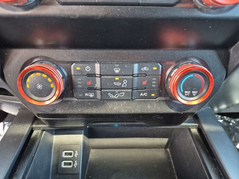 Used 2019 Ford F150 XLT w/ Equipment Group 302A Luxury AWD/4WD image 32