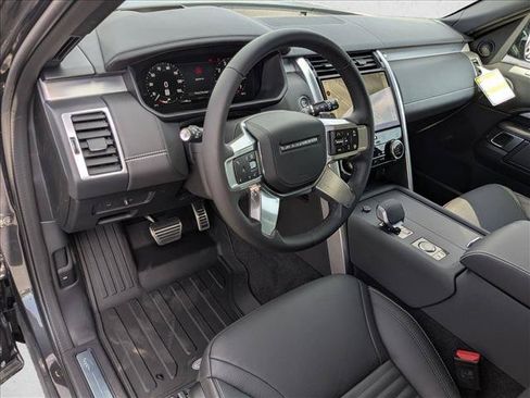 New 2026 Land Rover Discovery Limited Edition AWD/4WD image 3
