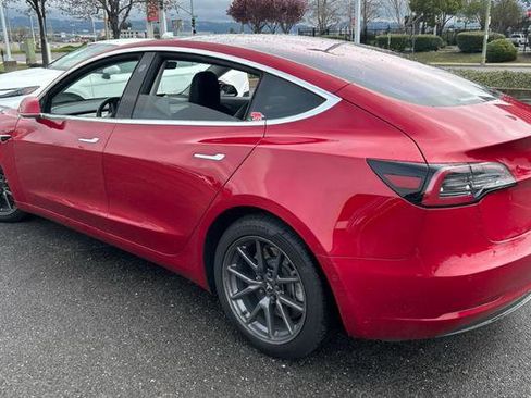 Used 2018 Tesla Model 3 Long Range image 8