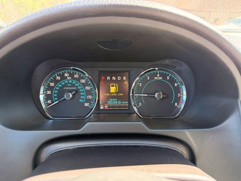 Used 2015 Jaguar XF Premium RWD image 11