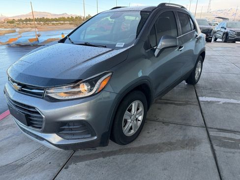 Used 2019 Chevrolet Trax LT w/ LT Convenience Package image 7