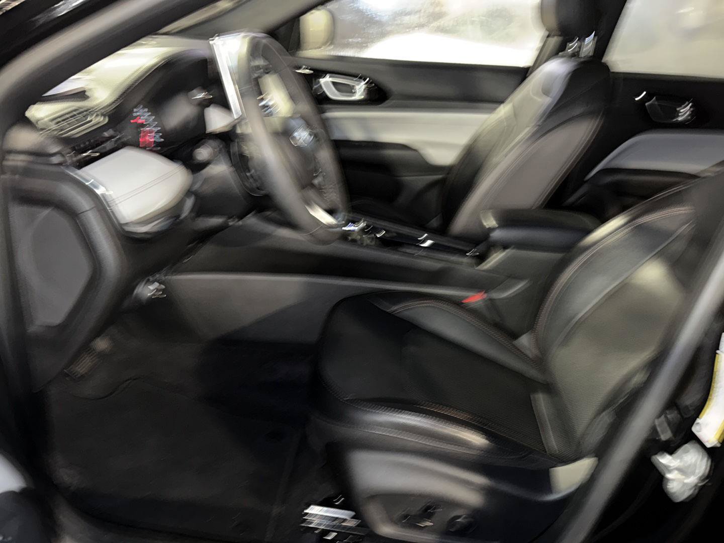 Used 2023 Jeep Compass Limited AWD/4WD image 10