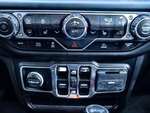 Used 2022 Jeep Wrangler Unlimited Sahara w/ Cold Weather Group image 31