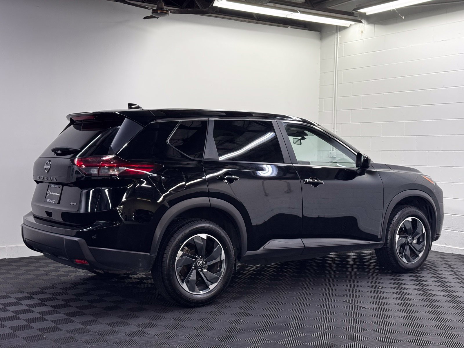 Certified 2025 Nissan Rogue SV AWD/4WD image 2