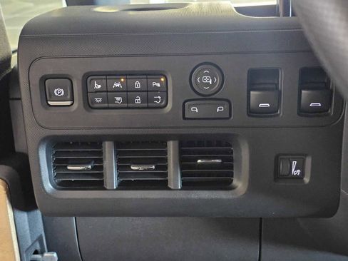 Used 2025 Chevrolet Brightdrop 400 image 29