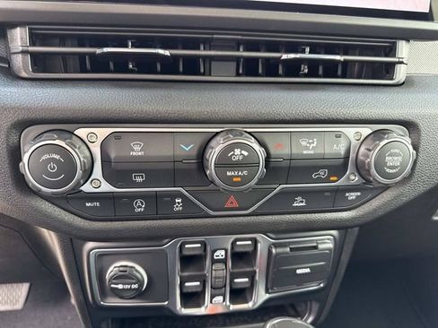 New 2026 Jeep Gladiator Sport AWD/4WD image 25