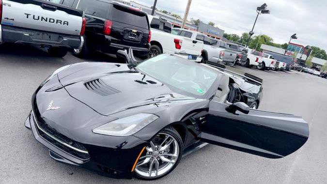 Used 2019 Chevrolet Corvette Stingray Convertible w/ 3LT Preferred Equipment Group RWD image 1