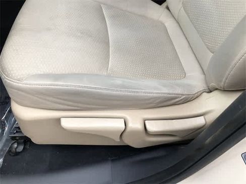 Used 2011 Kia Sorento LX image 23