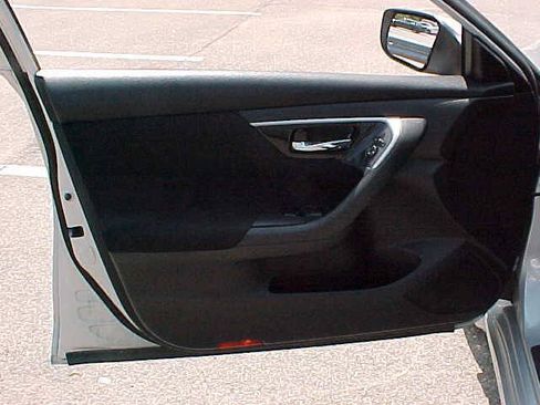Used 2014 Nissan Altima 2.5 S w/ Display Audio Package FWD image 17