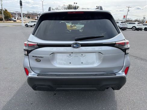 Used 2025 Subaru Forester Premium w/ Convenience Package #2 image 4