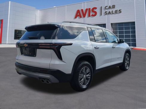 Used 2026 Chevrolet Traverse LT w/ Driver Confidence Package FWD image 5