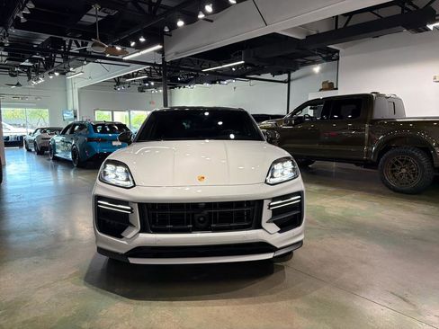 Used 2024 Porsche Cayenne Turbo GT AWD/4WD image 13