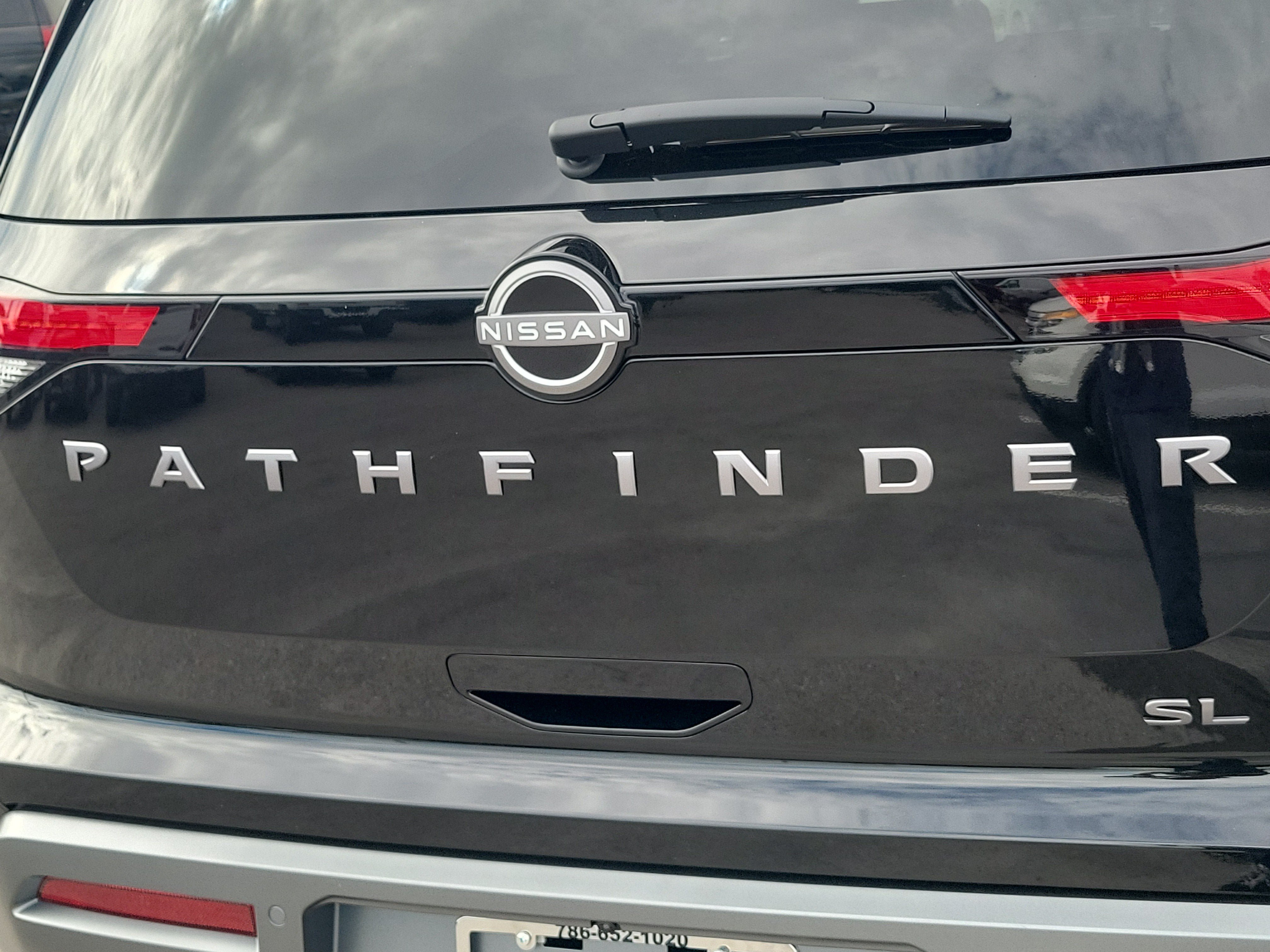 New 2026 Nissan Pathfinder SL FWD image 9