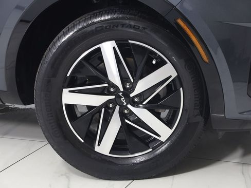 Used 2023 Kia Sorento EX w/ Panoramic Sunroof Package FWD image 17