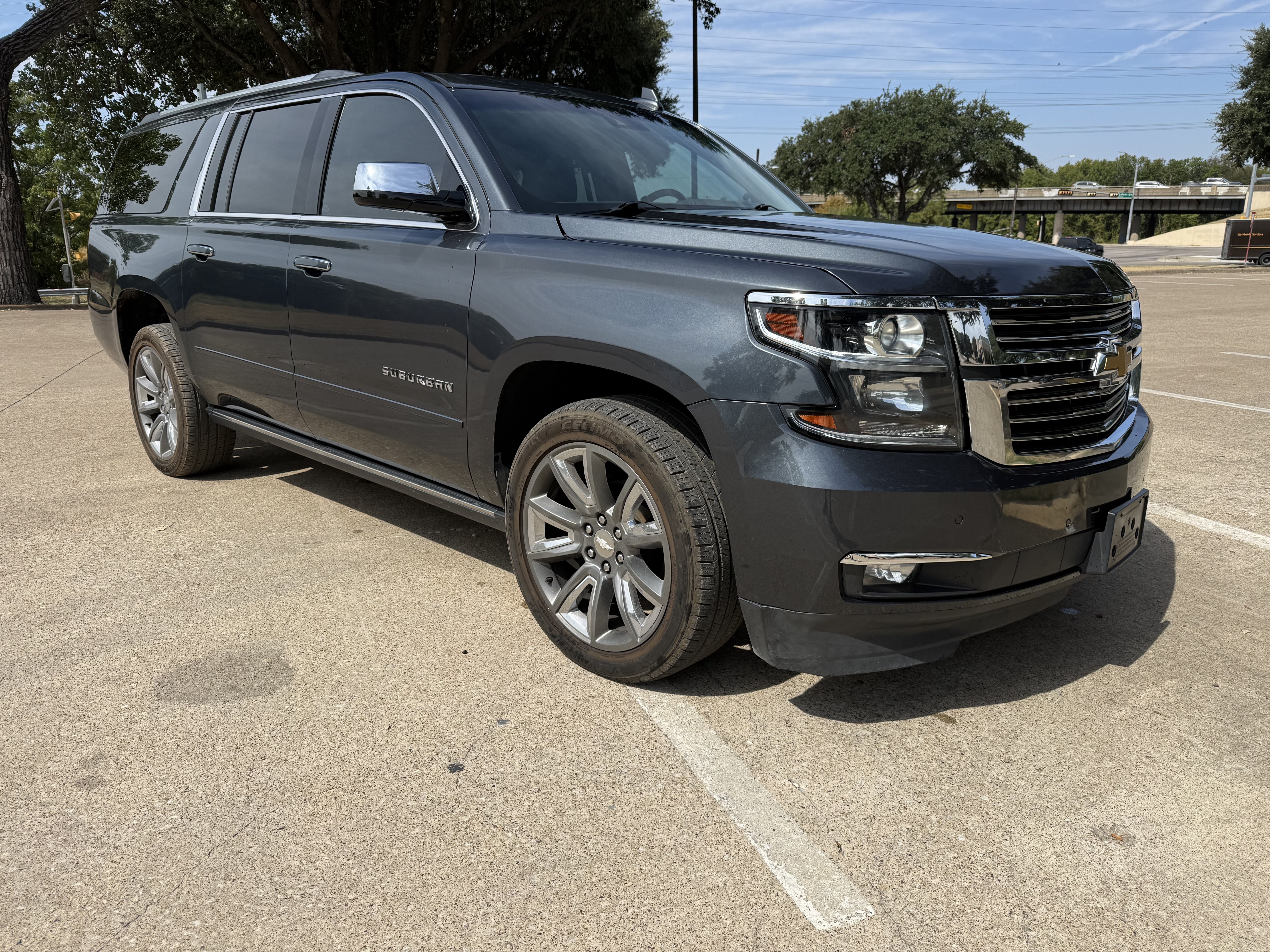 Used 2019 Chevrolet Suburban Premier RWD image 3