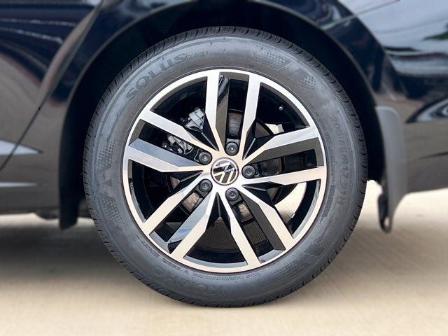 New 2025 Volkswagen Jetta SE FWD image 9
