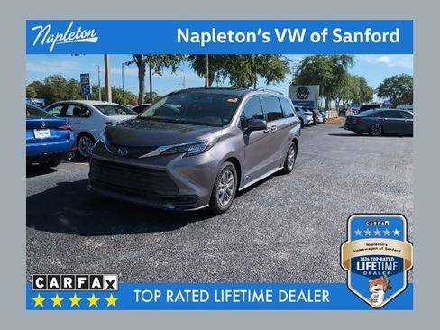 Used 2021 Toyota Sienna LE w/ LE Plus Package AWD/4WD image 1