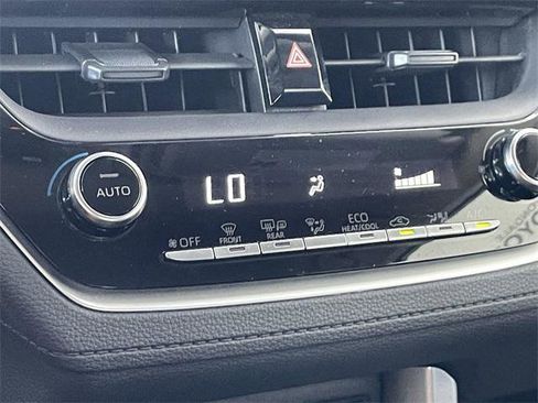 Certified 2022 Toyota Corolla Cross LE AWD/4WD image 20