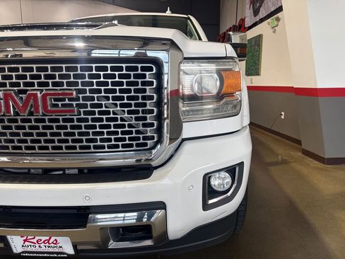 Used 2017 GMC Sierra 3500 Denali image 59