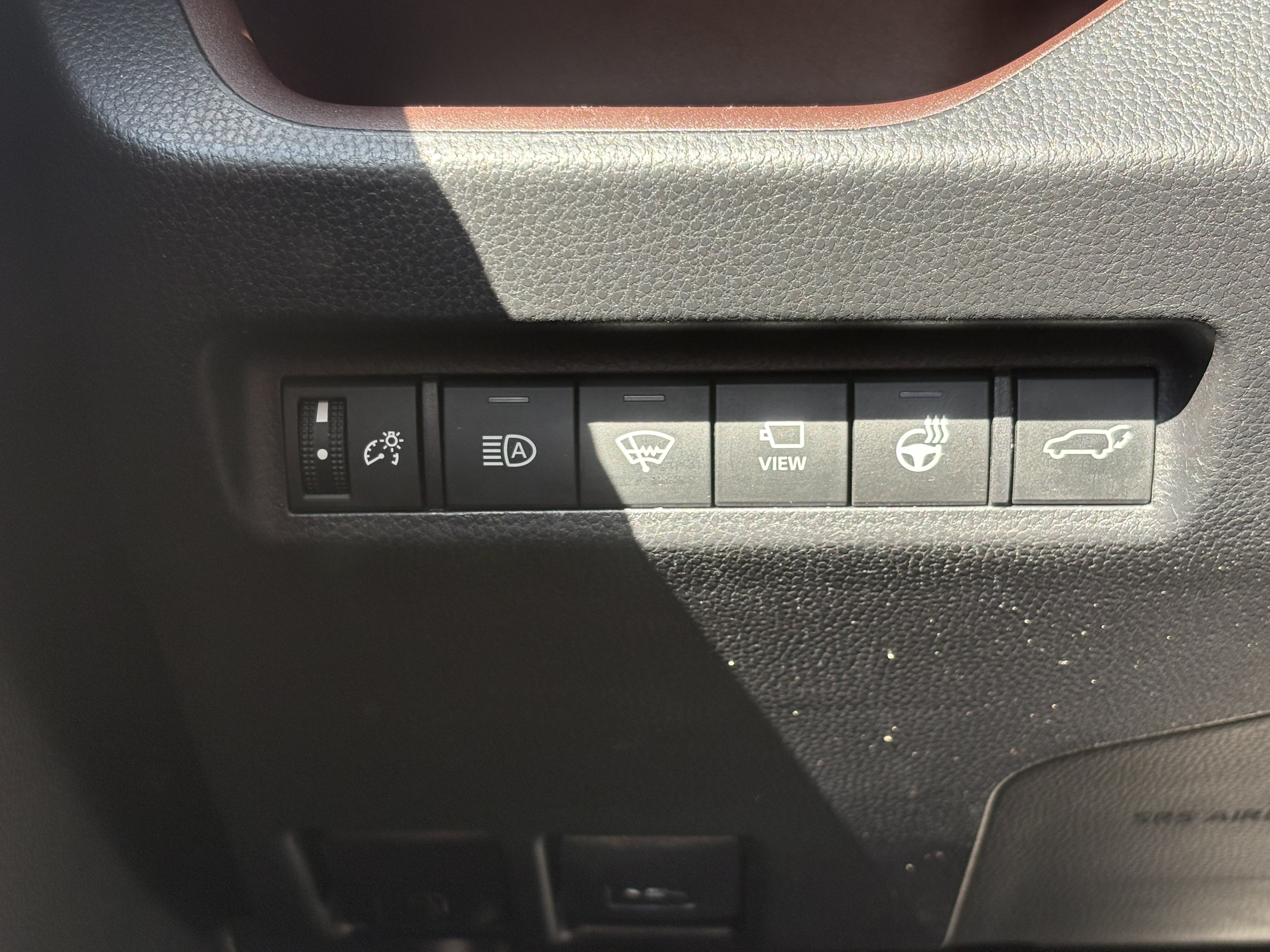 Used 2022 Toyota RAV4 Limited AWD/4WD image 27