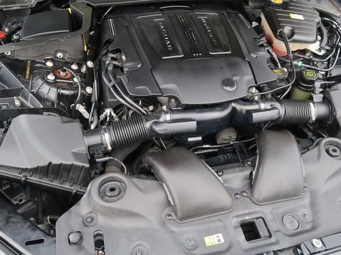 Used 2017 Jaguar XJ R-Sport image 50