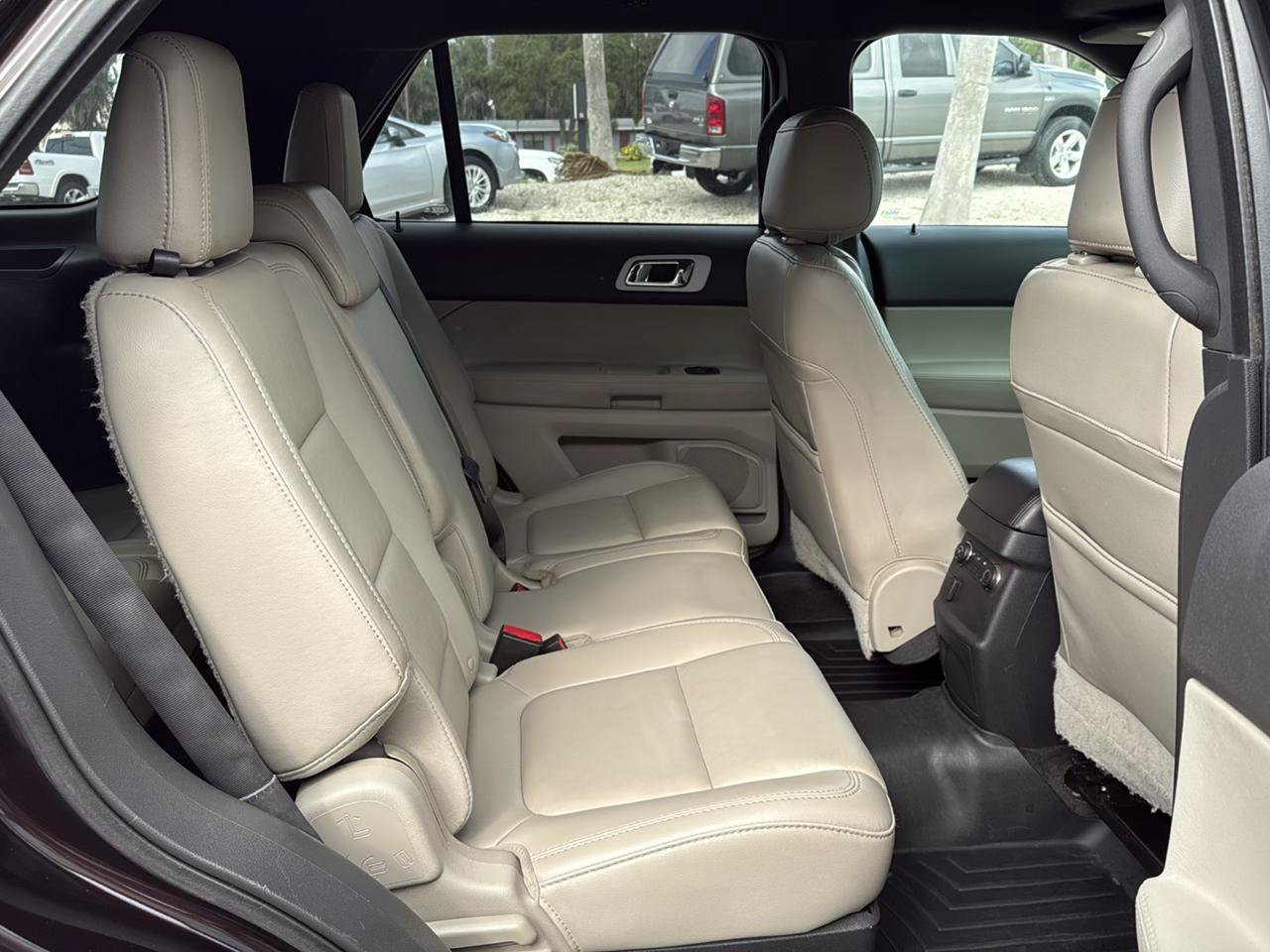 Used 2014 Ford Explorer XLT w/ Equipment Group 202A FWD image 15