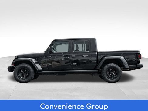 Used 2022 Jeep Gladiator Sport AWD/4WD image 4