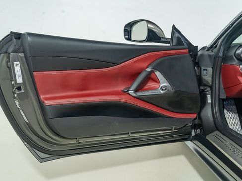 Certified 2019 Ferrari 812 Superfast RWD image 16