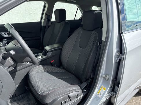 Used 2017 Chevrolet Equinox LS image 8