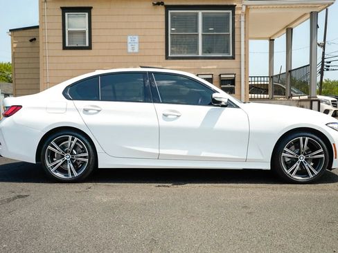 Used 2023 BMW 330i Sedan w/ Convenience Package RWD image 4