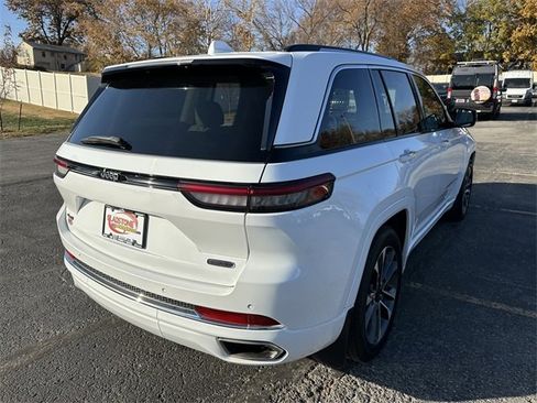 Used 2023 Jeep Grand Cherokee Overland image 6