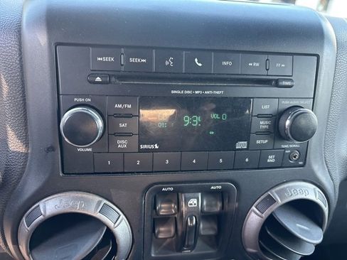 Used 2011 Jeep Wrangler Unlimited Sport image 14