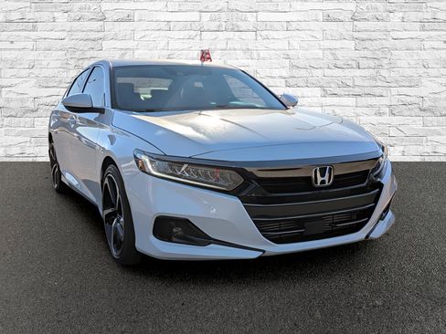 Used 2022 Honda Accord Sport image 4