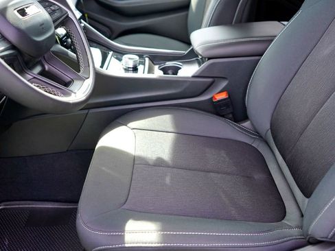 New 2026 Jeep Grand Cherokee Laredo RWD image 10