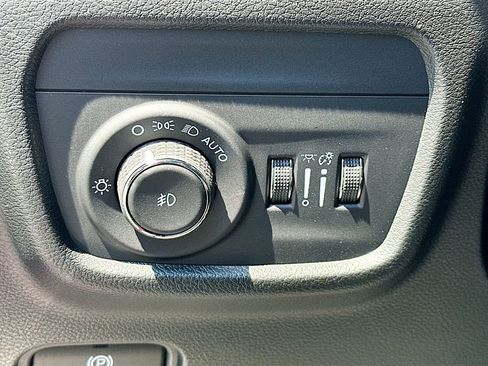 New 2025 Jeep Grand Cherokee L Overland w/ Advanced Protech Group III image 10