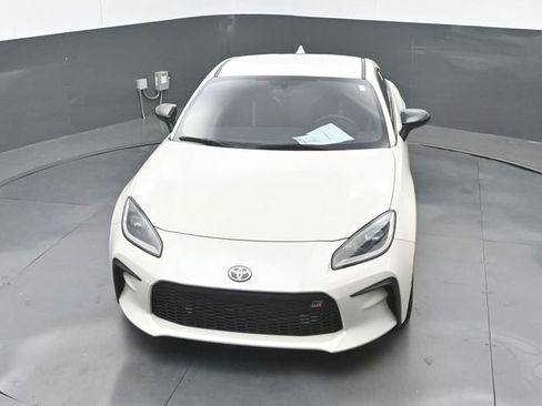 Used 2024 Toyota GR86 Premium RWD image 25