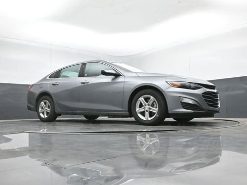 Used 2024 Chevrolet Malibu LS image 39