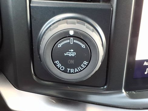 Used 2023 Ford F250 Lariat w/ Sport Appearance Package AWD/4WD image 29