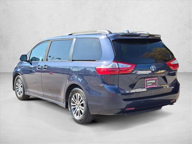 Used 2019 Toyota Sienna XLE w/ XLE Navigation Package FWD image 8