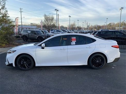 New 2026 Toyota Camry SE image 5