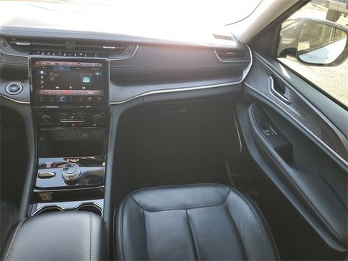 Used 2022 Jeep Grand Cherokee L Limited image 16