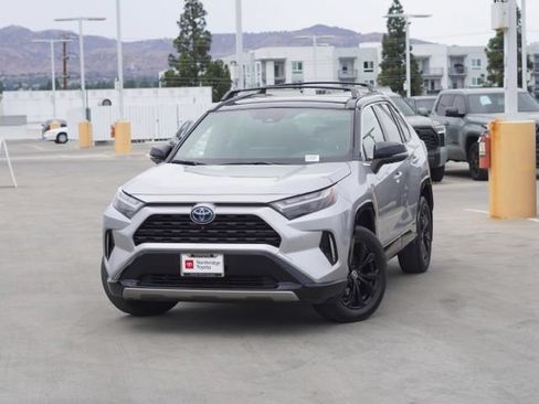 Used 2023 Toyota RAV4 XSE AWD/4WD image 5